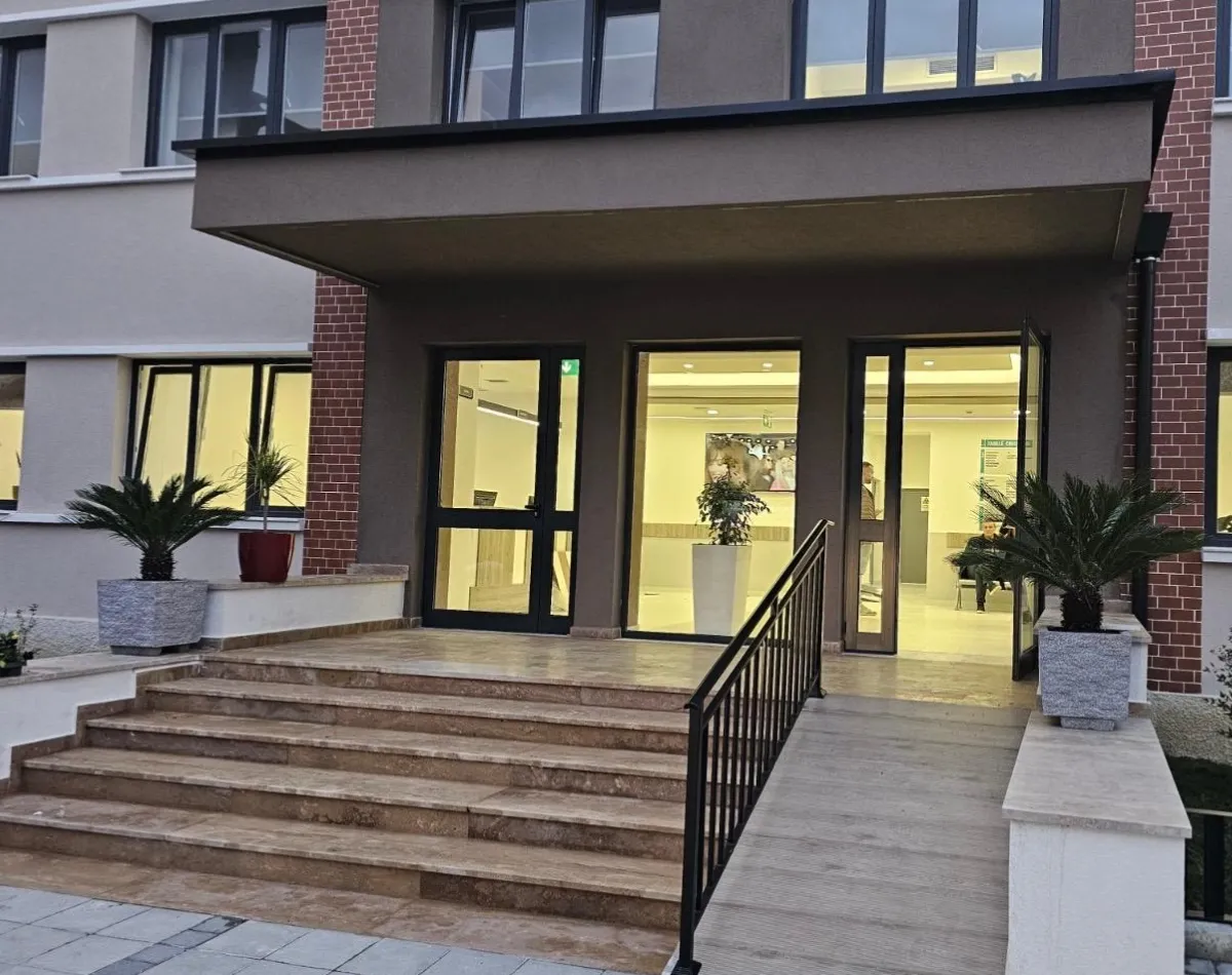 Reconstruction of the Specialties Polyclinic in Elbasan - Foto 2