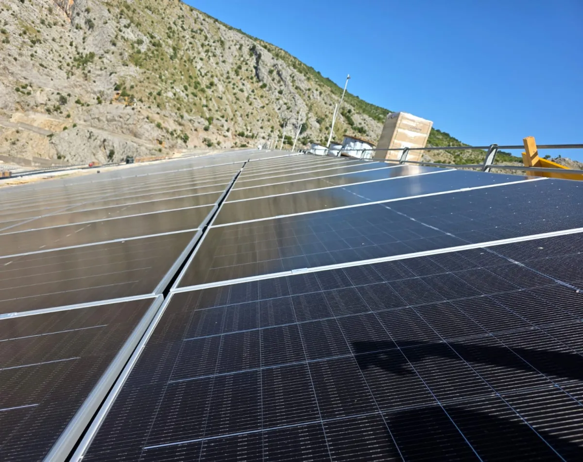 Photovoltaic Plant at Zadeja Dam - Foto 3