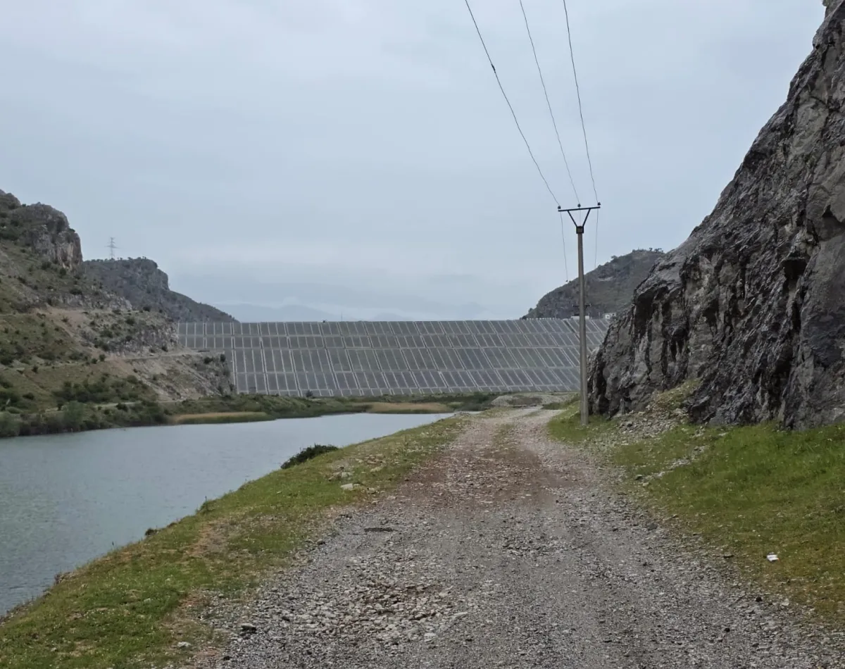 Photovoltaic Plant at Zadeja Dam - Foto 5