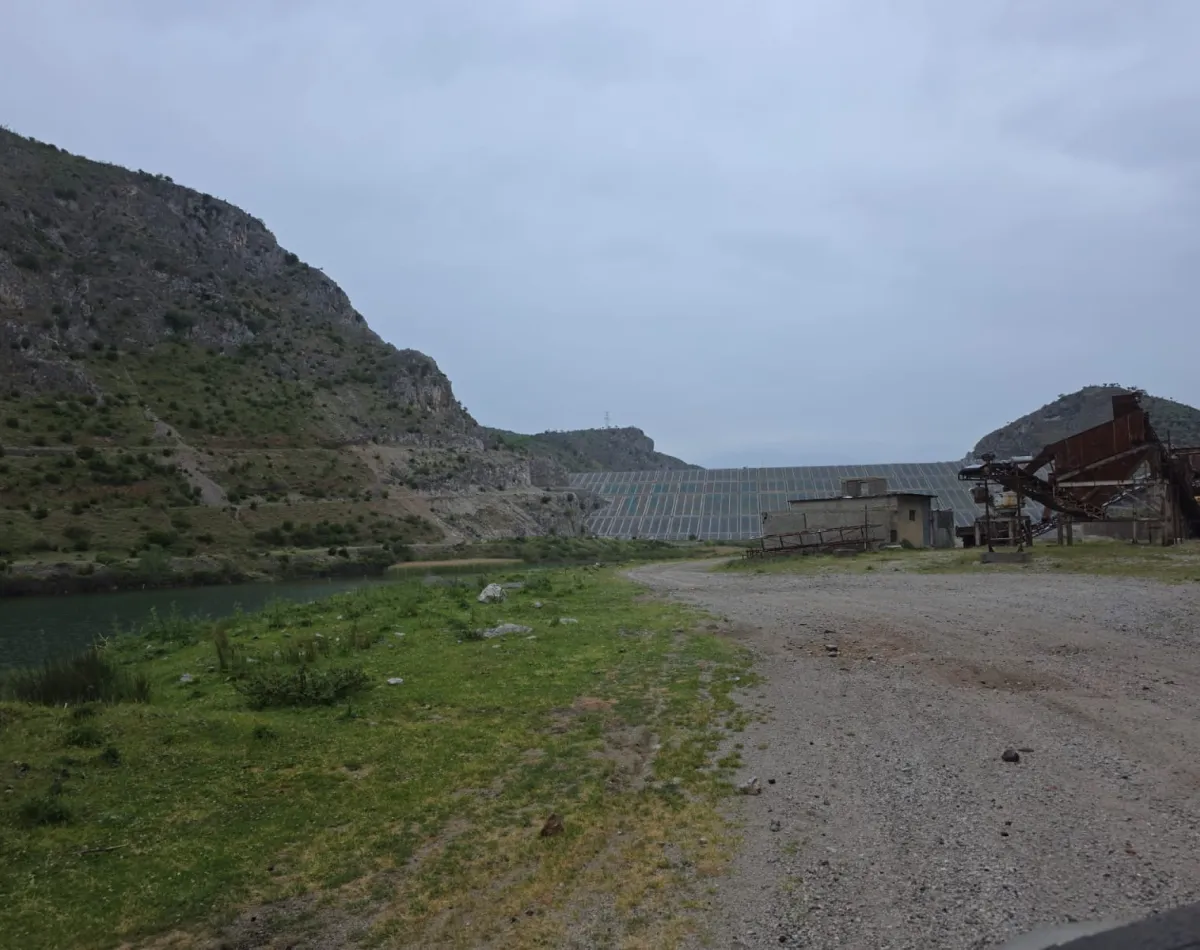 Photovoltaic Plant at Zadeja Dam - Foto 8